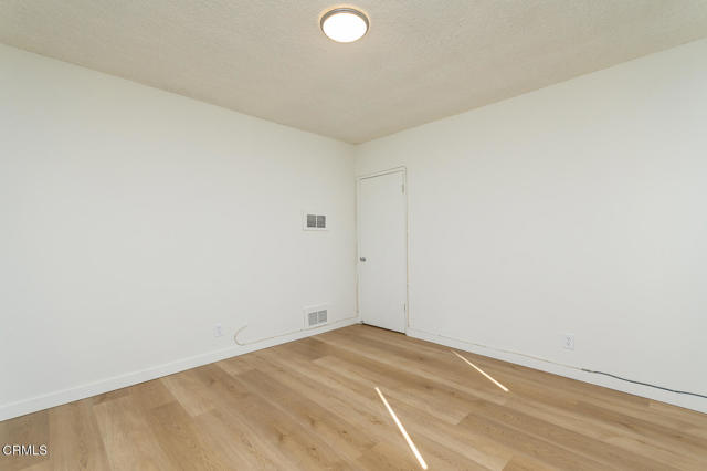 657 W Milford Street, Glendale CA: https://media.crmls.org/mediaz/0488f4ad-3712-4025-8a46-850ec2b78981.jpg