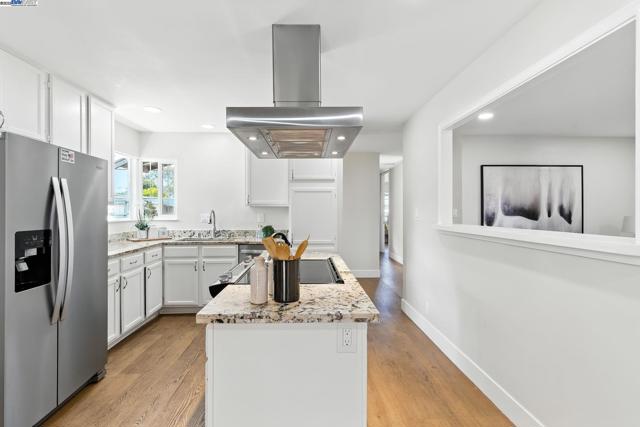 35458 Orleans Dr, Newark CA: https://media.crmls.org/mediaz/0489223d-0701-4980-87b4-6d2721601232.jpg