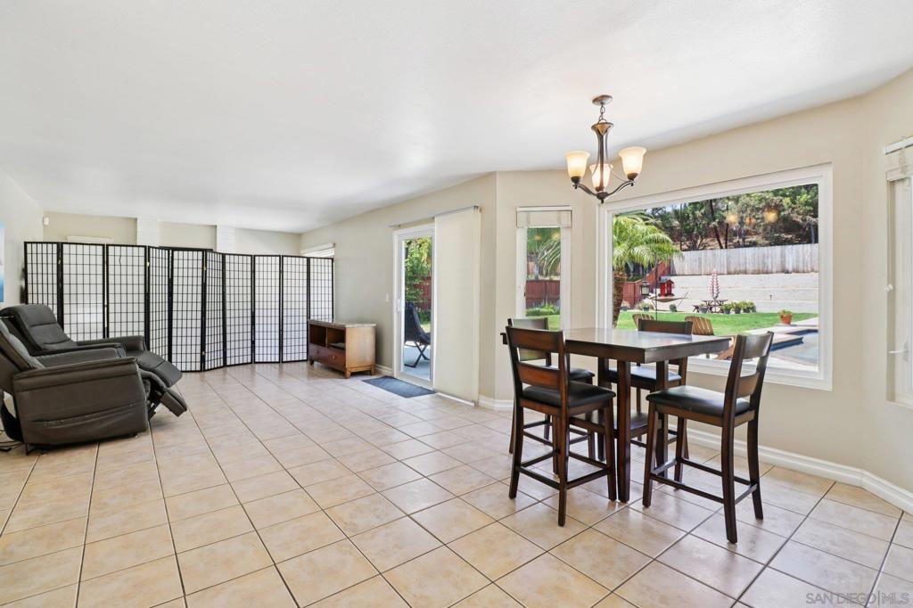 MLS #250035843SD img 16