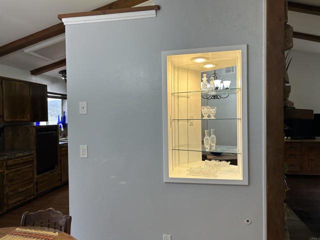 Detail Gallery Image 11 of 36 For 18461 Santa Anita St, Tehachapi,  CA 93561 - 3 Beds | 2 Baths