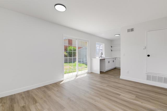 531 Bluffview Rd, Spring Valley CA: https://media.crmls.org/mediaz/04897f17-c1df-4ba0-a130-d3cac366dc19.jpg