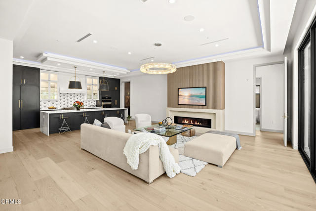 4828 Oakwood Avenue, La Canada Flintridge CA: https://media.crmls.org/mediaz/0489999d-a415-48d8-a044-eedfa21ddc55.jpg