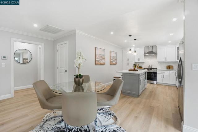 289 Sierra Dr, Walnut Creek CA: https://media.crmls.org/mediaz/0489ae49-1ba0-4296-9d56-ea39d5ab3bfd.jpg