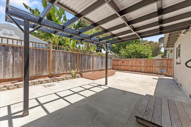530 Western Drive, Santa Cruz CA: https://media.crmls.org/mediaz/048a0839-fc8f-47a9-8061-8c96a6dbc2dc.jpg