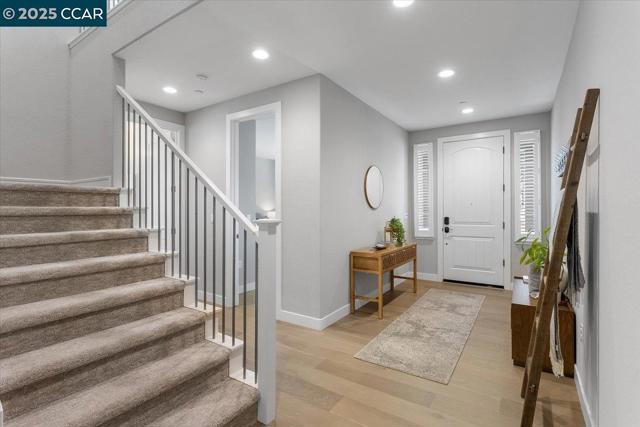 17691 Whisper Ln, Castro Valley CA: https://media.crmls.org/mediaz/048a0df9-979d-4440-97ba-87ba72177067.jpg