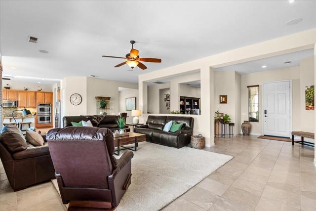 40426 Calle Estela, Indio CA: https://media.crmls.org/mediaz/048a6ca4-0921-4331-aaf8-ce9e7dc9745d.jpg