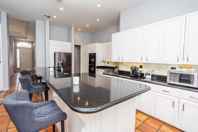 78970 Del Monte Court, La Quinta CA: https://media.crmls.org/mediaz/048b6a55-dae0-4566-99d5-75fd3d7f60f7.jpg