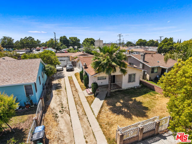 6307 Mayflower Avenue, Bell CA: https://media.crmls.org/mediaz/048b97f6-af16-46c6-9020-7f2673910379.jpg