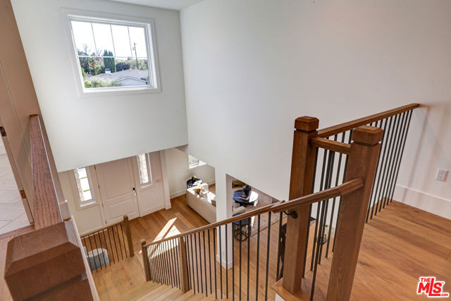 11729 Hartsook Street, Valley Village CA: https://media.crmls.org/mediaz/048ca351-6ccd-4bb7-b69f-57d3e788dc39.jpg