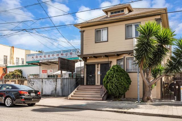 1218 13th Avenue, Oakland CA: https://media.crmls.org/mediaz/048cf5ab-3e21-4593-94c2-ff3cbc4fa07a.jpg