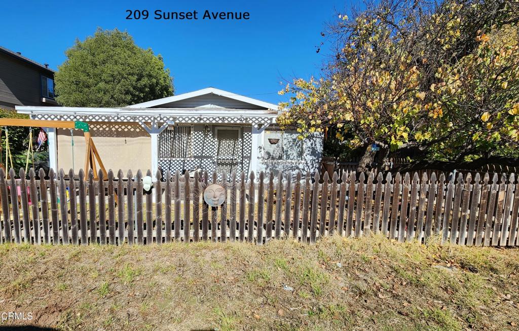 213 Sunset Avenue, Oak View, CA 93022