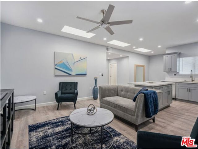 3216 W 30th Street, Los Angeles CA: https://media.crmls.org/mediaz/048d79c3-debe-4062-a323-98843db258f7.jpg