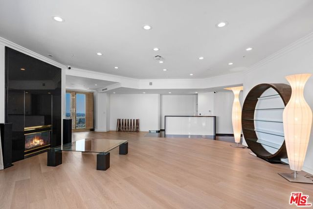 10490 Wilshire Boulevard, Los Angeles CA: https://media.crmls.org/mediaz/048e3308-1d98-4746-9ba2-6c78f3dd7f36.jpg