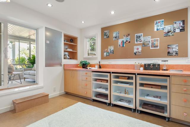 Image 31 of 49 For 251 Pershing Dr
