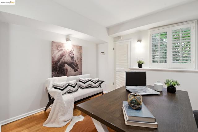 Image 24 of 37 For 1633 Trestle Glen Rd