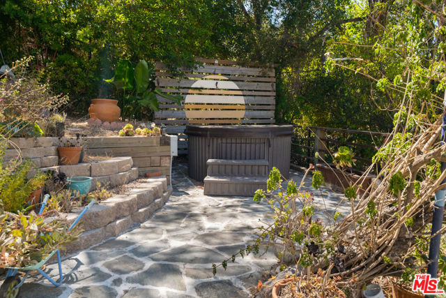 1212 Fernwood Pacific Drive, Topanga CA: https://media.crmls.org/mediaz/048e9204-8810-4d45-bd33-f8312cf67262.jpg