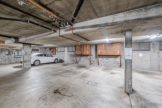 2700 Le Conte Avenue, Berkeley CA: https://media.crmls.org/mediaz/048ef476-a670-4f50-92e3-bd836ae40295.jpg