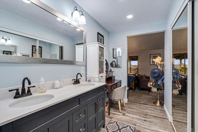 1315 Hermana Court, Vista CA: https://media.crmls.org/mediaz/048f0ff7-f7e2-4c39-92e9-b9e1ae7ad8fd.jpg