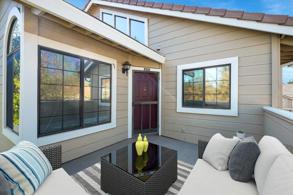 2682 Yerba Cliff Court