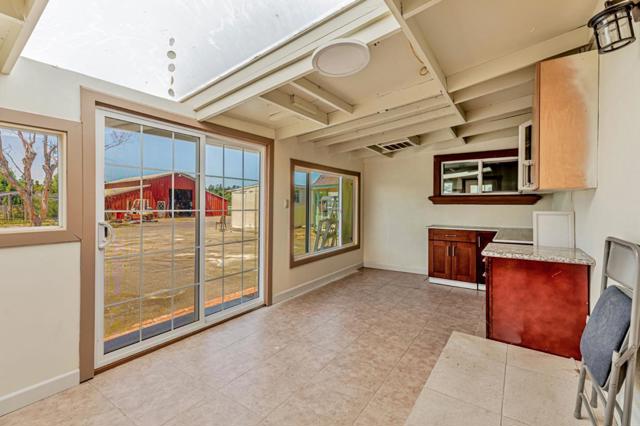 7750 Lovers Lane, Hollister CA: https://media.crmls.org/mediaz/048f9afb-c575-4bd7-85f0-078dc5757d33.jpg