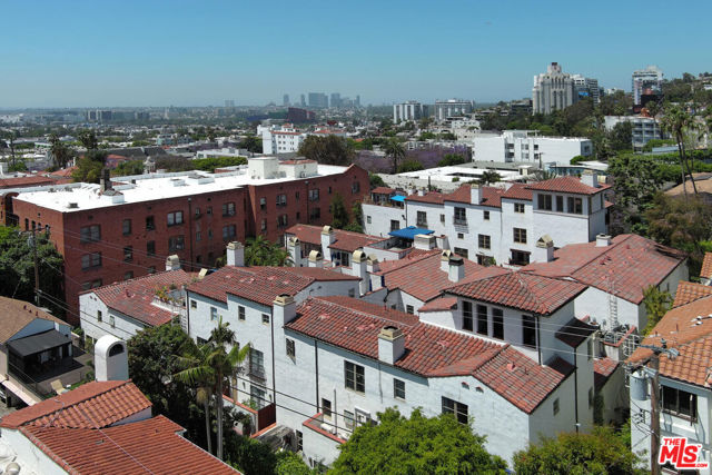 1414 N Harper Avenue, West Hollywood CA: https://media.crmls.org/mediaz/048fa727-e2f9-496e-a521-9b88aa7a23e8.jpg