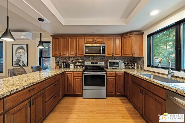 25575 Big Pine Street, Idyllwild CA: https://media.crmls.org/mediaz/0490507c-0886-47c7-8a67-7ff46f595731.jpg