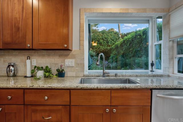 Detail Gallery Image 14 of 41 For 1277 Santa Luisa Dr., Solana Beach,  CA 92075 - 3 Beds | 2 Baths