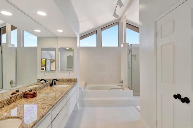 1211 Countrywood Lane, Vista CA: https://media.crmls.org/mediaz/04918253-fe27-4dba-966c-4273147ac6e1.jpg