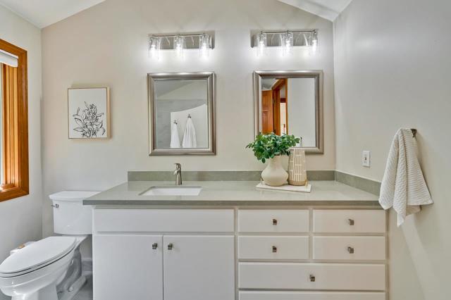 1625 Hazelaar Way, Los Altos CA: https://media.crmls.org/mediaz/0491d996-c965-4337-a1af-589c52a2e671.jpg