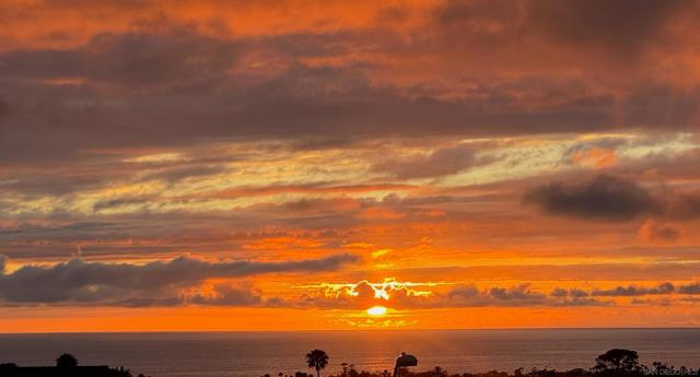 1216 Molara Ln, Encinitas CA: https://media.crmls.org/mediaz/0492db5e-e44e-48bb-8fcd-bf1f1b8694c3.jpg