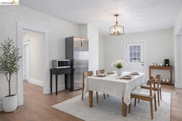 3114 california, Berkeley CA: https://media.crmls.org/mediaz/04932f23-29e9-4a3b-9db5-f4806ab3c4b8.jpg