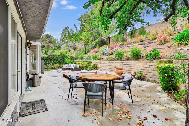 29153 Oakpath Drive, Agoura Hills CA: https://media.crmls.org/mediaz/0493c9fe-dff3-4e2c-9a8a-fdb17f440ad1.jpg
