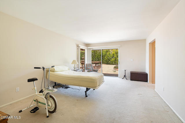 3804 Eddingham Avenue, Calabasas CA: https://media.crmls.org/mediaz/0493f9b3-8e61-4006-a2b1-98dfe38b77eb.jpg