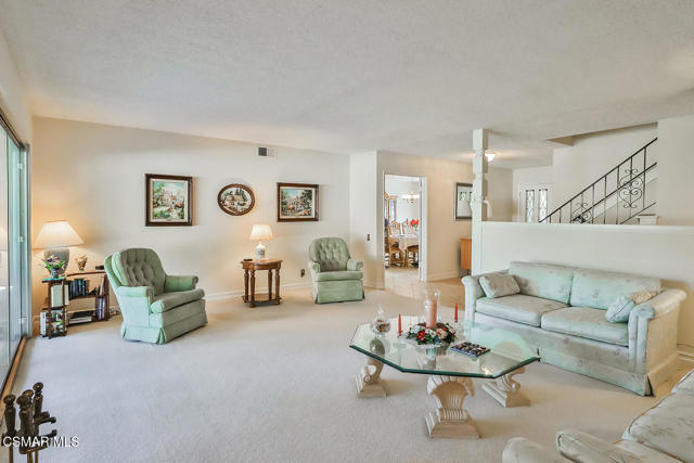 5260 Edgeware Drive, Calabasas CA: https://media.crmls.org/mediaz/0494674b-fb6c-4f2d-be2d-e8f9e66eaf7b.jpg