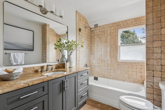 Image 28 of 58 For 3938 Oakmore Rd