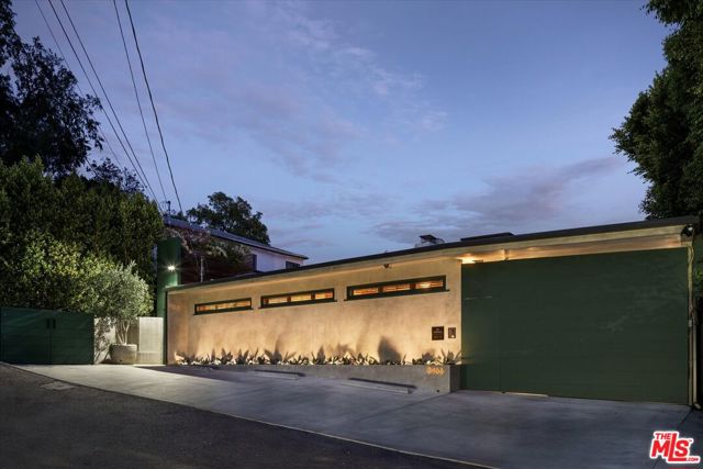 8466 Brier Drive, Los Angeles CA: https://media.crmls.org/mediaz/04958652-7013-46fe-8ded-a0fbf6413ac4.jpg
