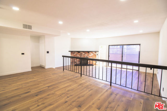 1132 19th Street, Santa Monica CA: https://media.crmls.org/mediaz/049753a5-4b69-41ae-8bca-2f98268f7785.jpg