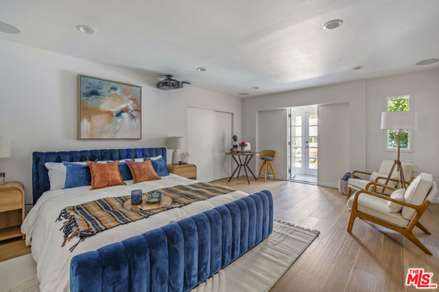2241 Betty Lane, Beverly Hills CA: https://media.crmls.org/mediaz/04976332-7b85-46fa-9aab-f11bb018f40d.jpg