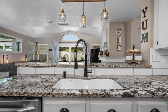 Detail Gallery Image 15 of 29 For 1846 Corte Pulsera, Oceanside,  CA 92056 - 3 Beds | 2/1 Baths