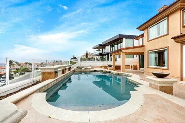 36 Coronado Pointe, Laguna Niguel CA: https://media.crmls.org/mediaz/04986e7e-5d07-47df-a72a-d37510ff4c7f.jpg