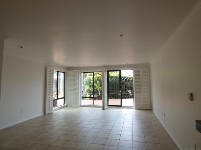 Spacious livingroom