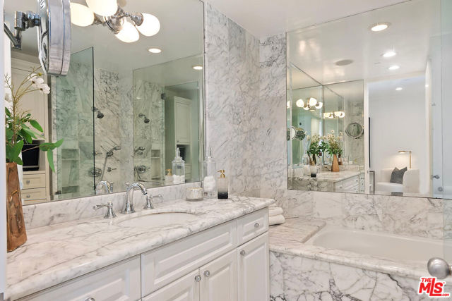 2102 Century Park Lane, Los Angeles CA: https://media.crmls.org/mediaz/049a0b1c-2f41-4b71-a1a4-4073daf66ffa.jpg