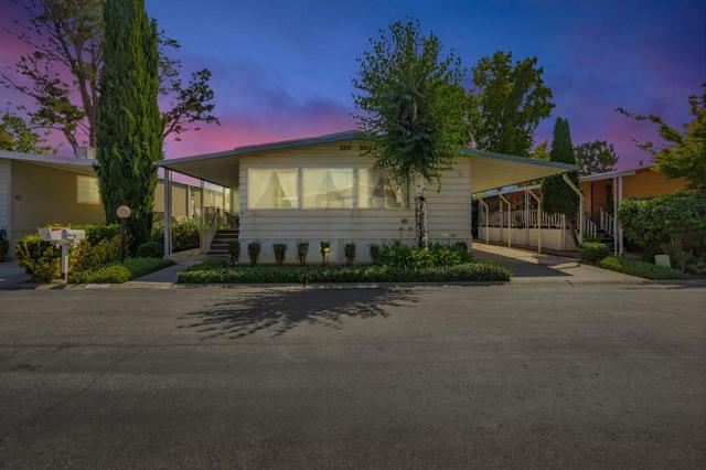 177 Quail Hallow Drive, San Jose CA: https://media.crmls.org/mediaz/049a83f6-3abf-4258-913a-1166e7b31cf0.jpg