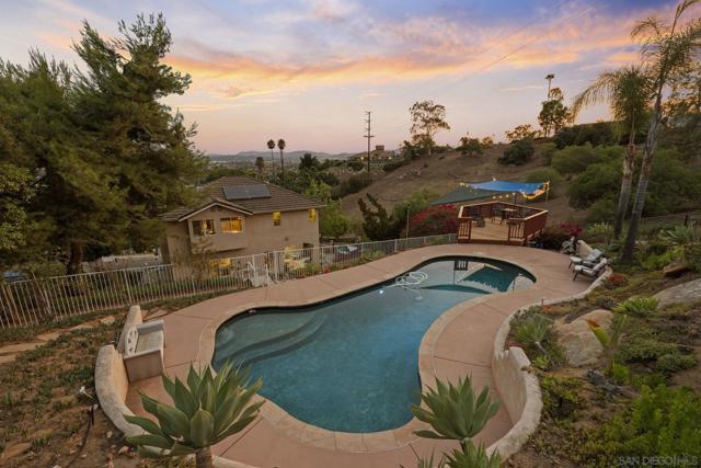 2106 Zachary Gln, Escondido CA: https://media.crmls.org/mediaz/049aeb20-c24e-4f54-84a5-74e8fe7dc2b8.jpg