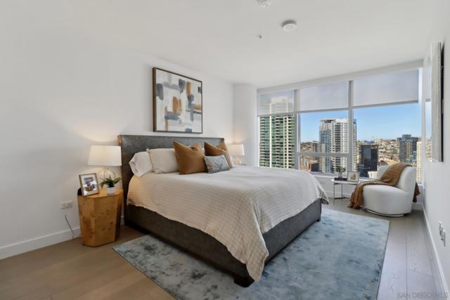 888 W E St, San Diego CA: https://media.crmls.org/mediaz/049b9763-0bbb-4858-8dbd-79da68130273.jpg