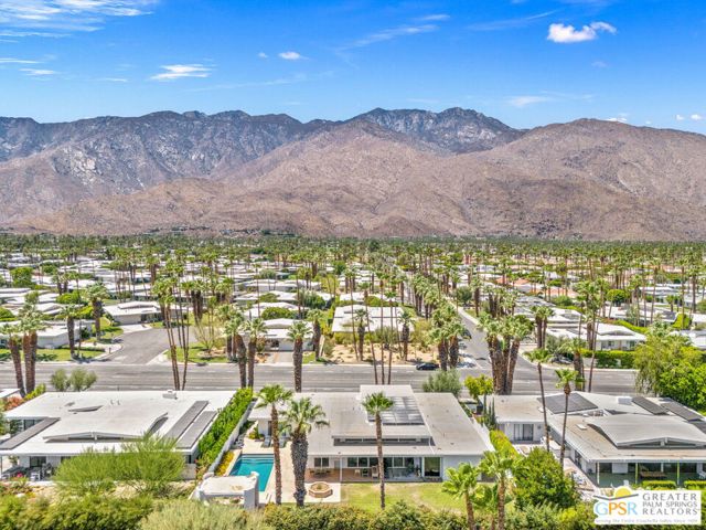 2130 S Toledo Avenue, Palm Springs CA: https://media.crmls.org/mediaz/049c35e6-62c7-4680-aced-343b1dd75930.jpg