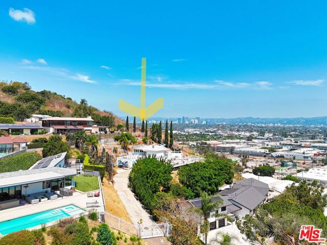5957 Wrightcrest Drive photo 3