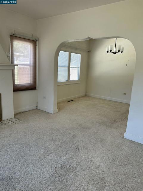 1241 Pinole Valley Rd, Pinole CA: https://media.crmls.org/mediaz/049c8d50-50ee-4322-b474-b62d49cdac0f.jpg