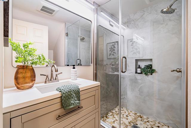 216 Salamanca Ct, San Ramon CA: https://media.crmls.org/mediaz/049cddf5-0800-401d-9f27-37ae4ff61413.jpg