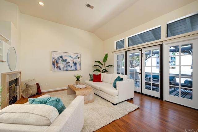 Detail Gallery Image 6 of 29 For 8278 Avenida Navidad #3,  San Diego,  CA 92122 - 2 Beds | 2/1 Baths